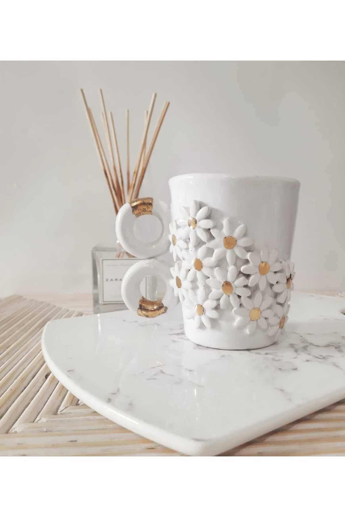 Seramik Altın Yaldızlı Çiçekli Gold Kupa Mug Beyaz