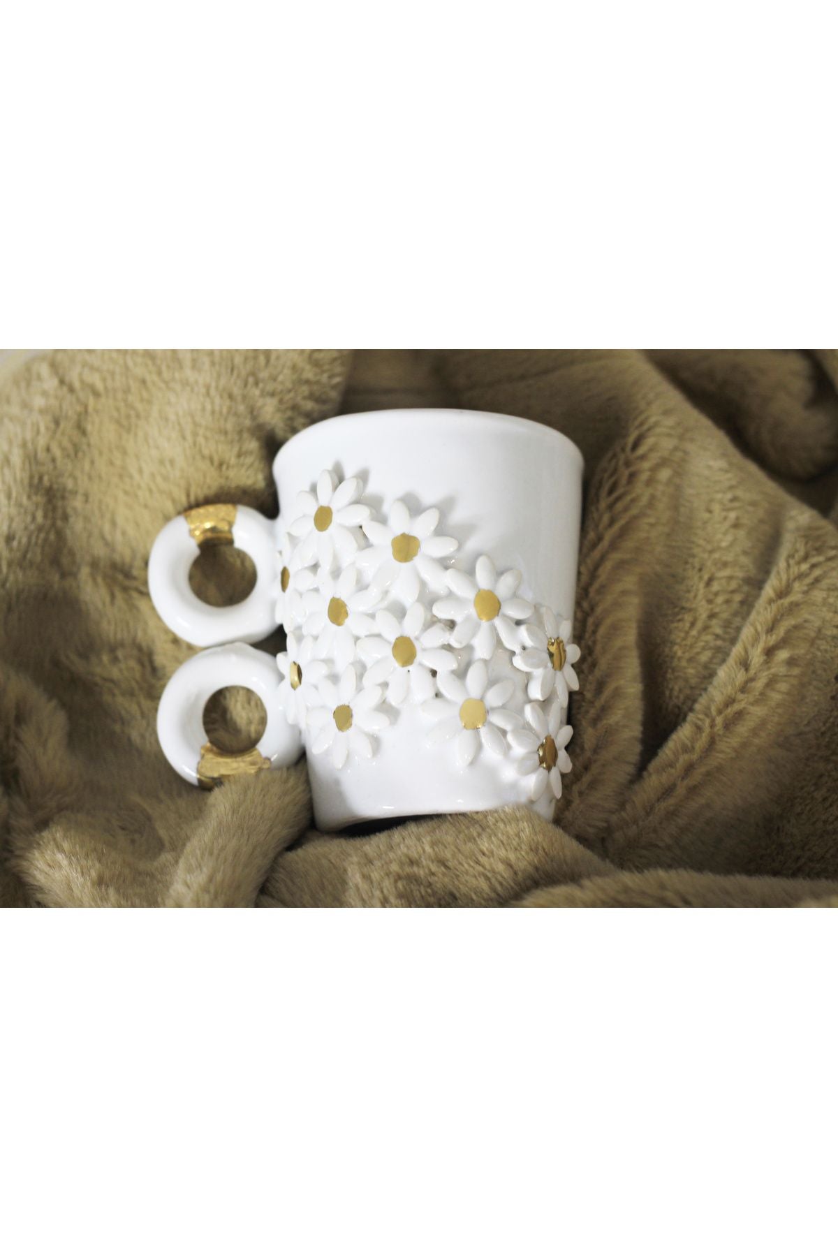 Seramik Altın Yaldızlı Çiçekli Gold Kupa Mug Beyaz
