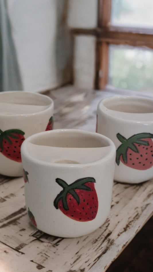 Çilekli Matara Kupa 300 ml